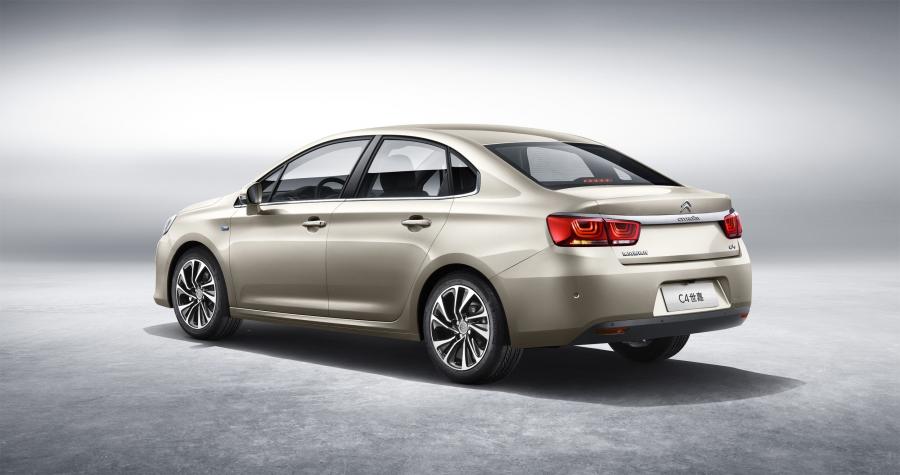  Citroen C4 Sedan 2015 года  (фото 12 из 20)